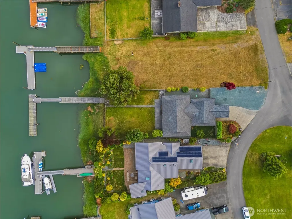 8145 Sandy Hook Terrace Clinton WA 98236