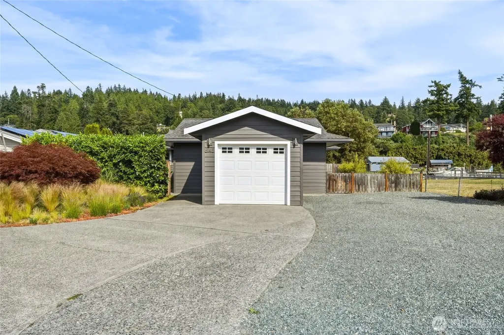 8145 Sandy Hook Terrace Clinton WA 98236