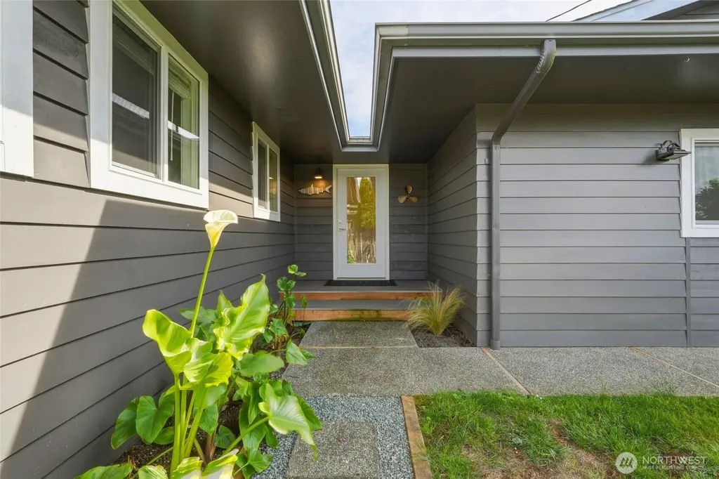 8145 Sandy Hook Terrace Clinton WA 98236