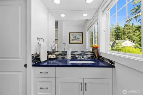 15734 SE 26th Street Bellevue WA 98008