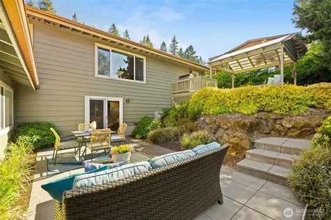 15734 SE 26th Street Bellevue WA 98008
