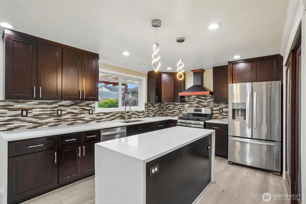 15805 NE 70th Street Vancouver WA 98682