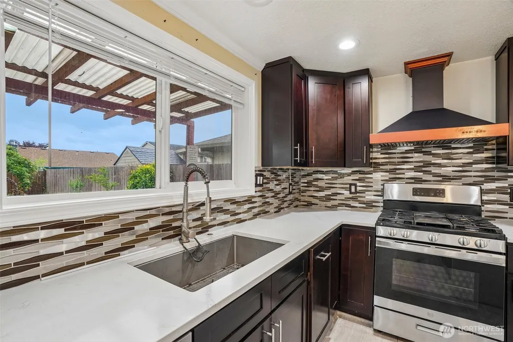 15805 NE 70th Street Vancouver WA 98682