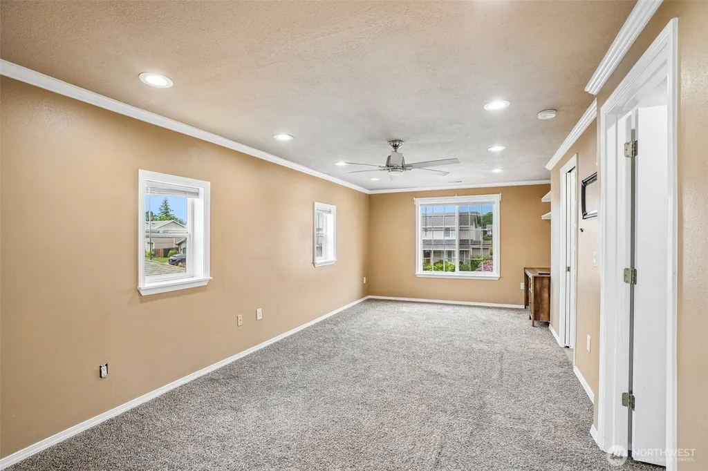 15805 NE 70th Street Vancouver WA 98682
