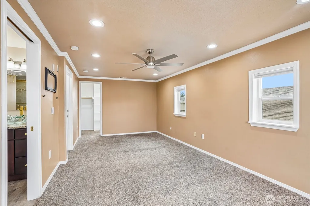 15805 NE 70th Street Vancouver WA 98682