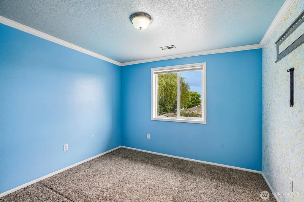 15805 NE 70th Street Vancouver WA 98682