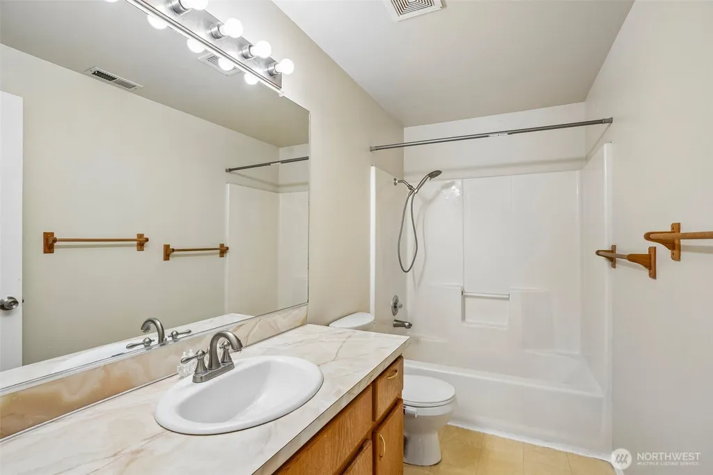 15805 NE 70th Street Vancouver WA 98682