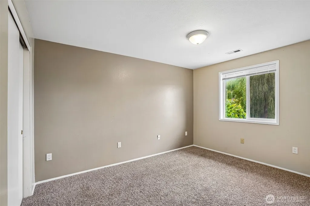 15805 NE 70th Street Vancouver WA 98682
