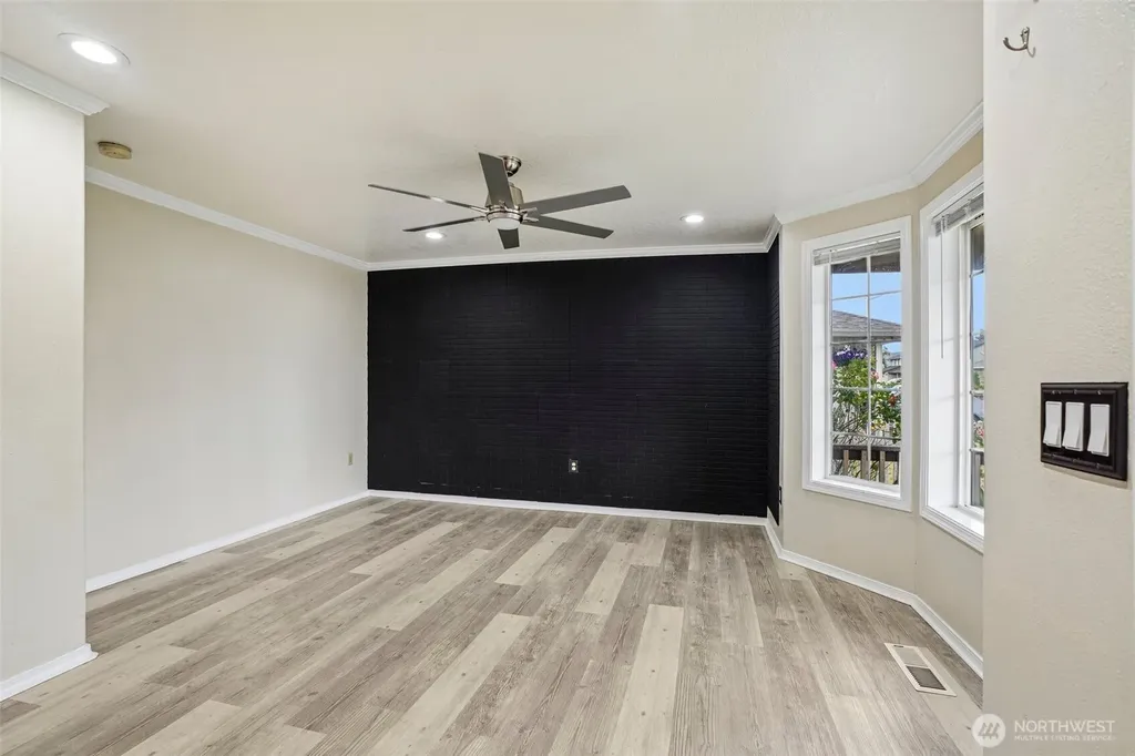 15805 NE 70th Street Vancouver WA 98682