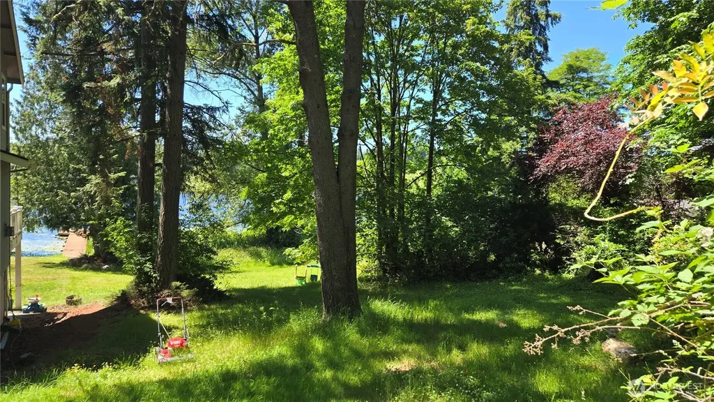 178 E Lake Desire Renton WA 98058