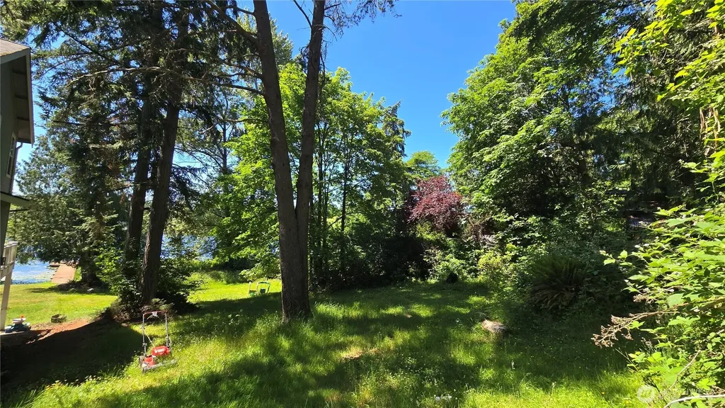 178 E Lake Desire Renton WA 98058