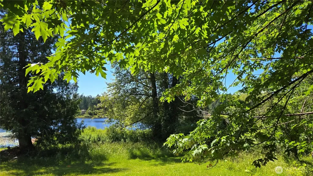 178 E Lake Desire Renton WA 98058