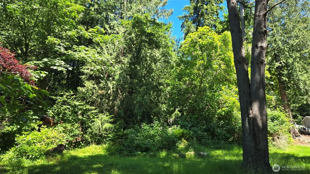 178 E Lake Desire Renton WA 98058