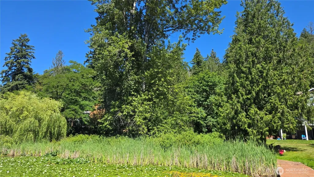 178 E Lake Desire Renton WA 98058