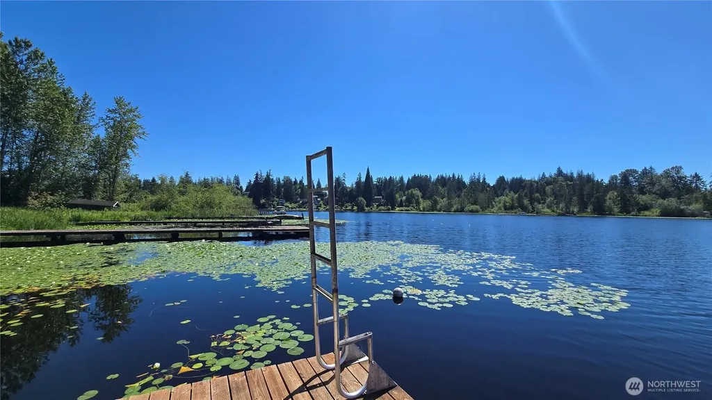 178 E Lake Desire Renton WA 98058