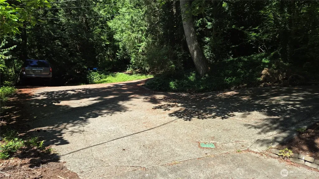 178 E Lake Desire Renton WA 98058