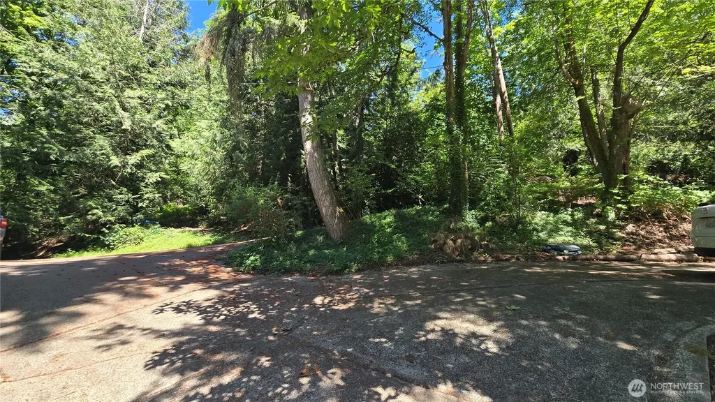 178 E Lake Desire Renton WA 98058