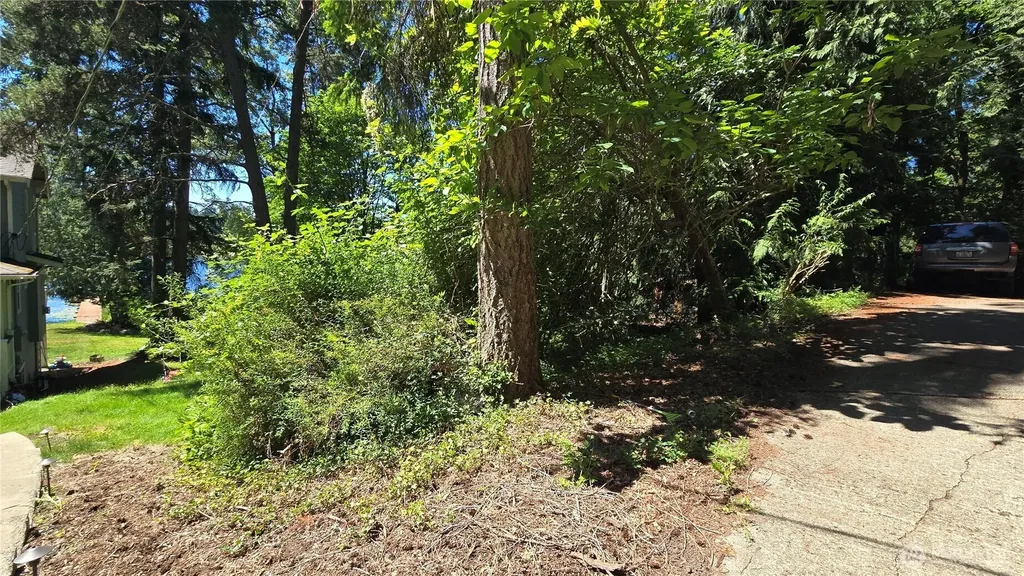 178 E Lake Desire Renton WA 98058