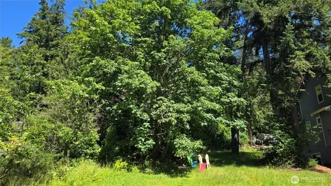 178 E Lake Desire Renton WA 98058