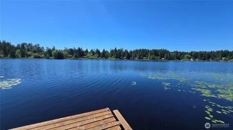 178 E Lake Desire Renton WA 98058