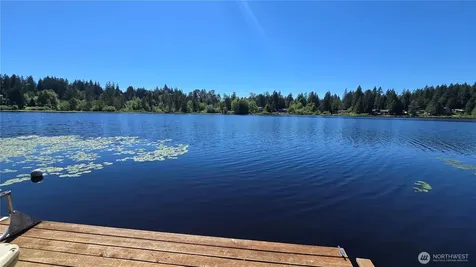 178 E Lake Desire Renton WA 98058