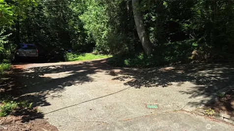178 E Lake Desire Renton WA 98058