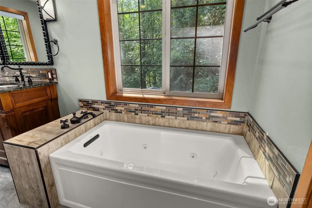 3627 Snug Harbor Road NE Olympia WA 98506