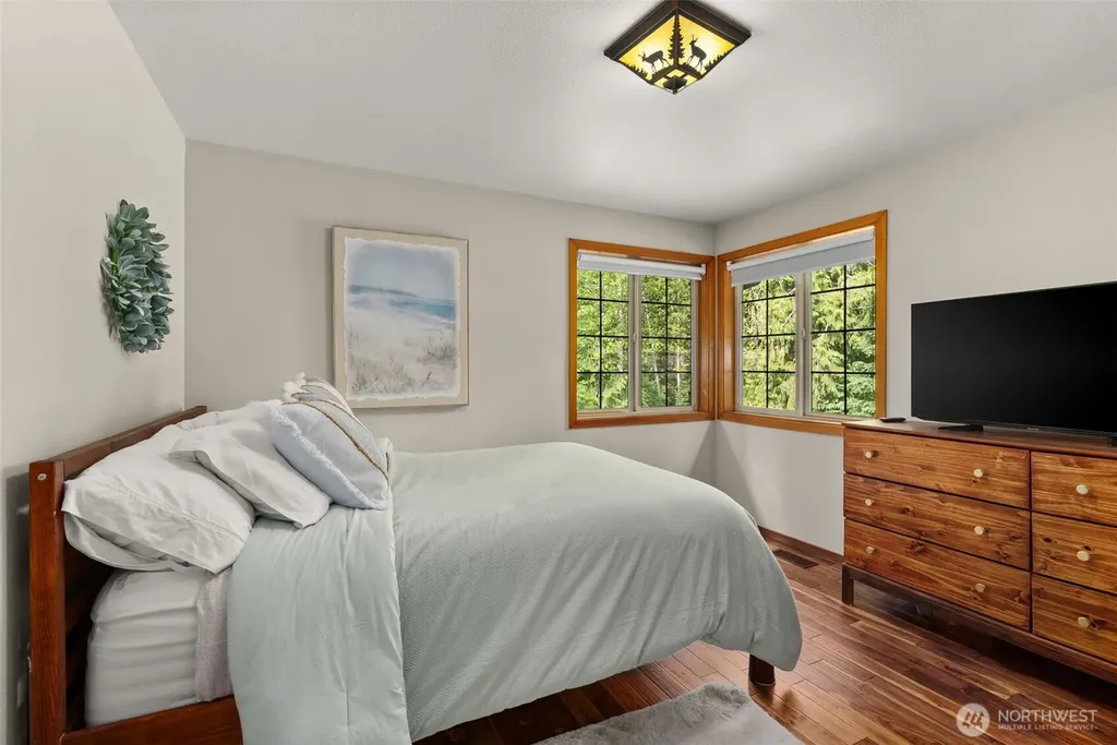 3627 Snug Harbor Road NE Olympia WA 98506