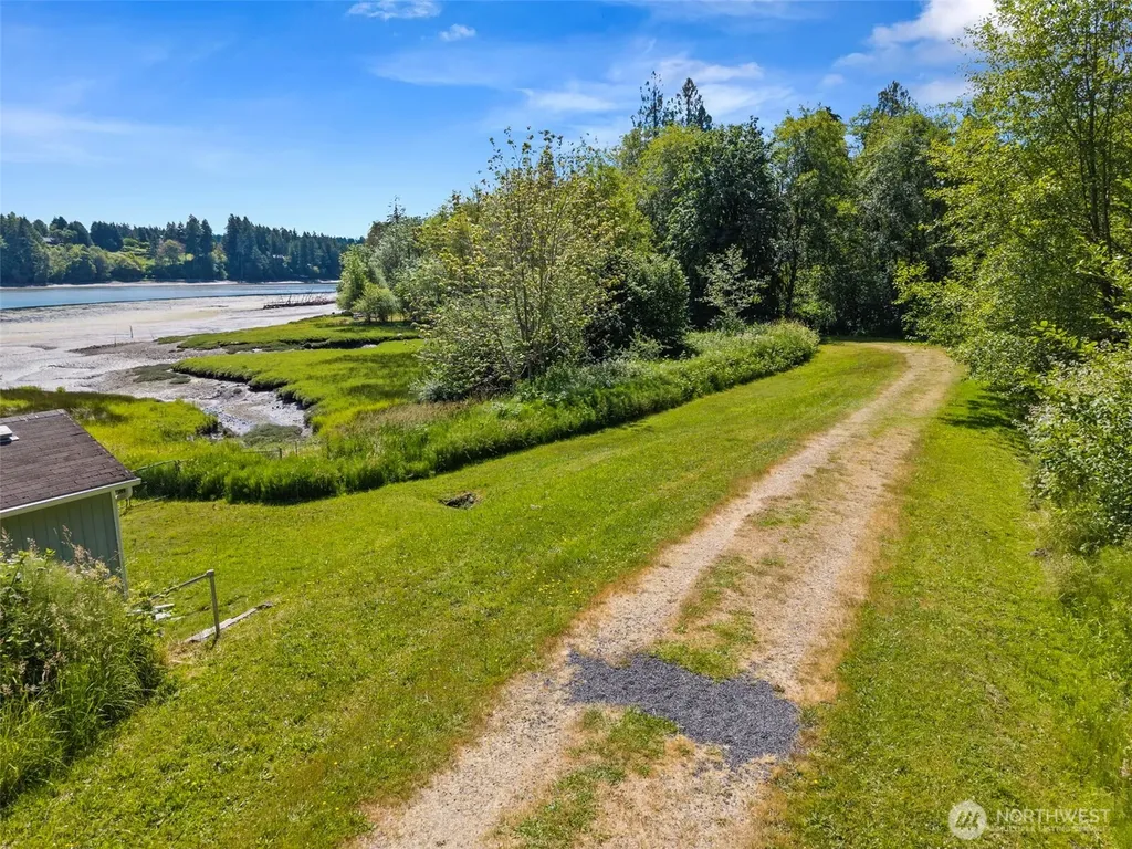 3627 Snug Harbor Road NE Olympia WA 98506