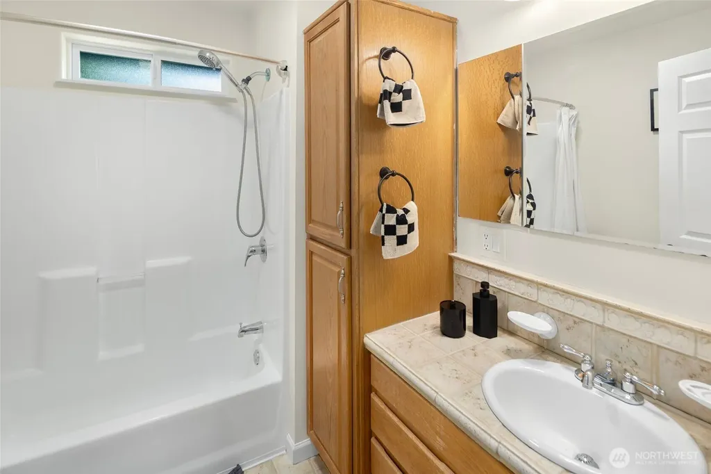 38376 SE Cedar Street Snoqualmie WA 98065