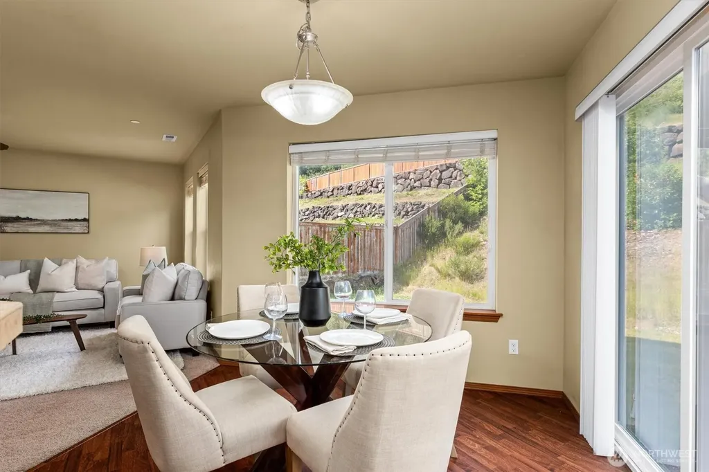 1190 Swan Loop Dupont WA 98327