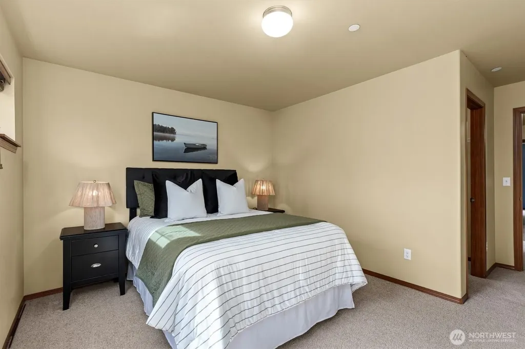 1190 Swan Loop Dupont WA 98327