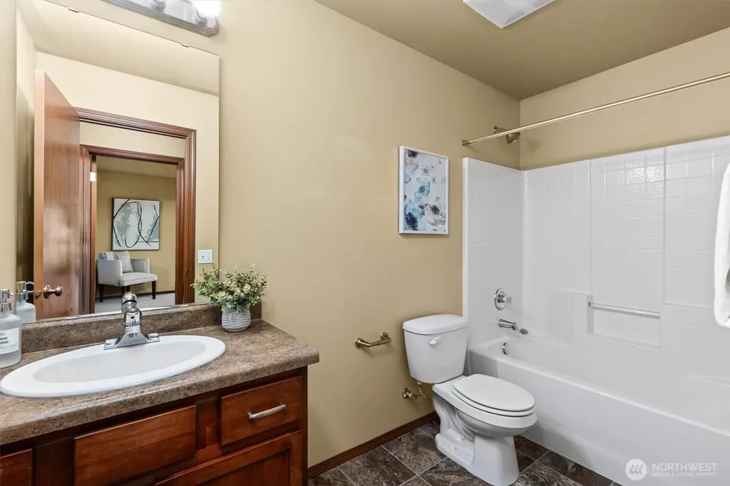 1190 Swan Loop Dupont WA 98327