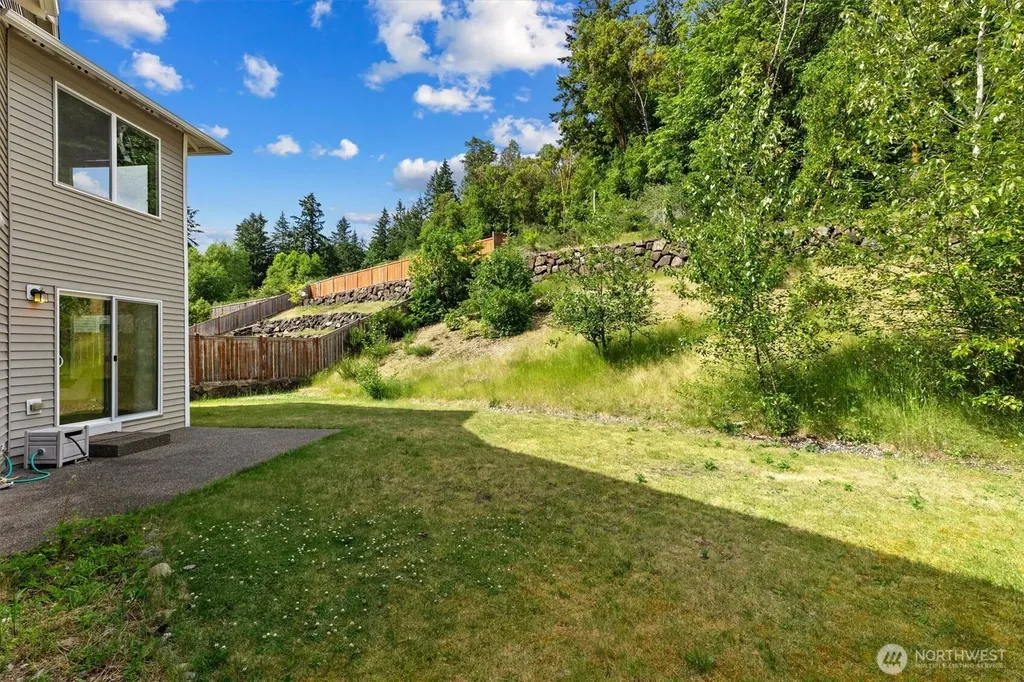 1190 Swan Loop Dupont WA 98327