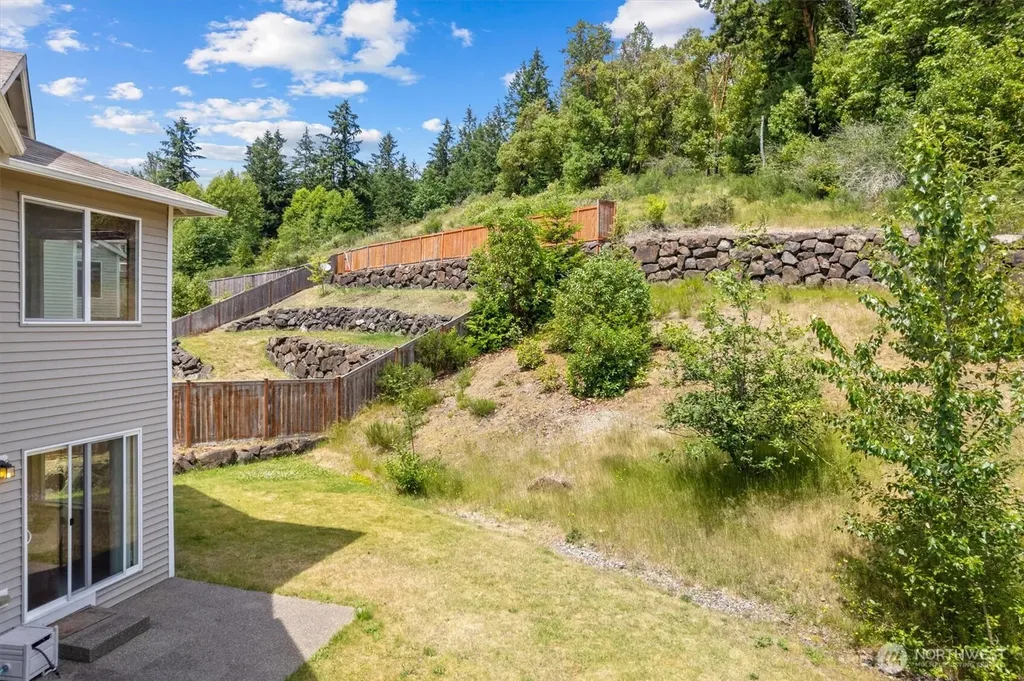 1190 Swan Loop Dupont WA 98327