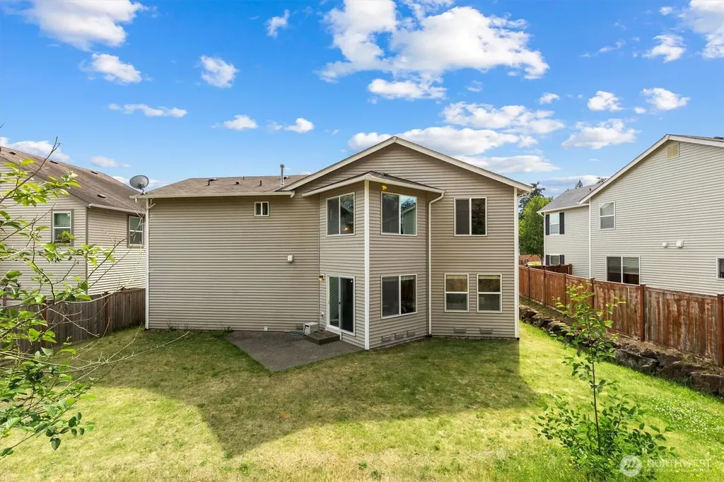 1190 Swan Loop Dupont WA 98327