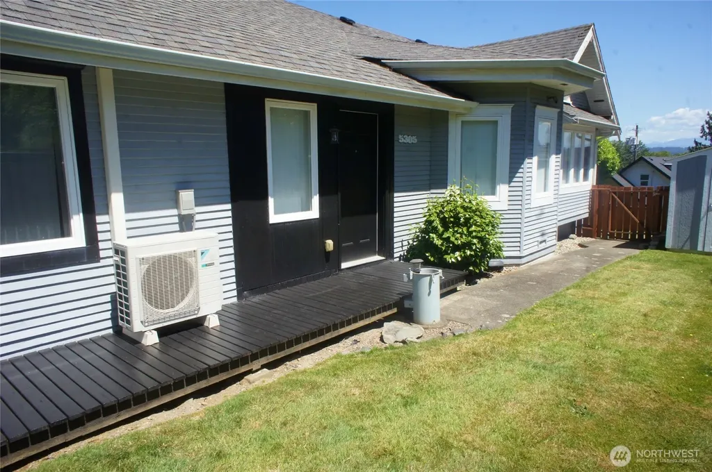 5305 3rd Avenue Everett WA 98203