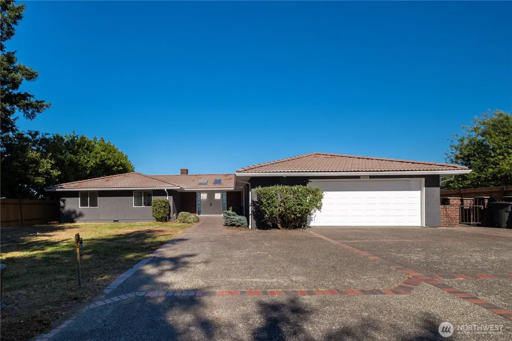 20916 Military Road S Seatac WA 98198