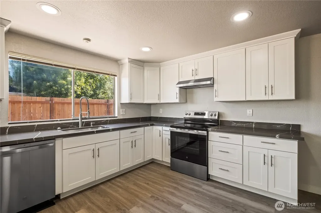 20916 Military Road S Seatac WA 98198