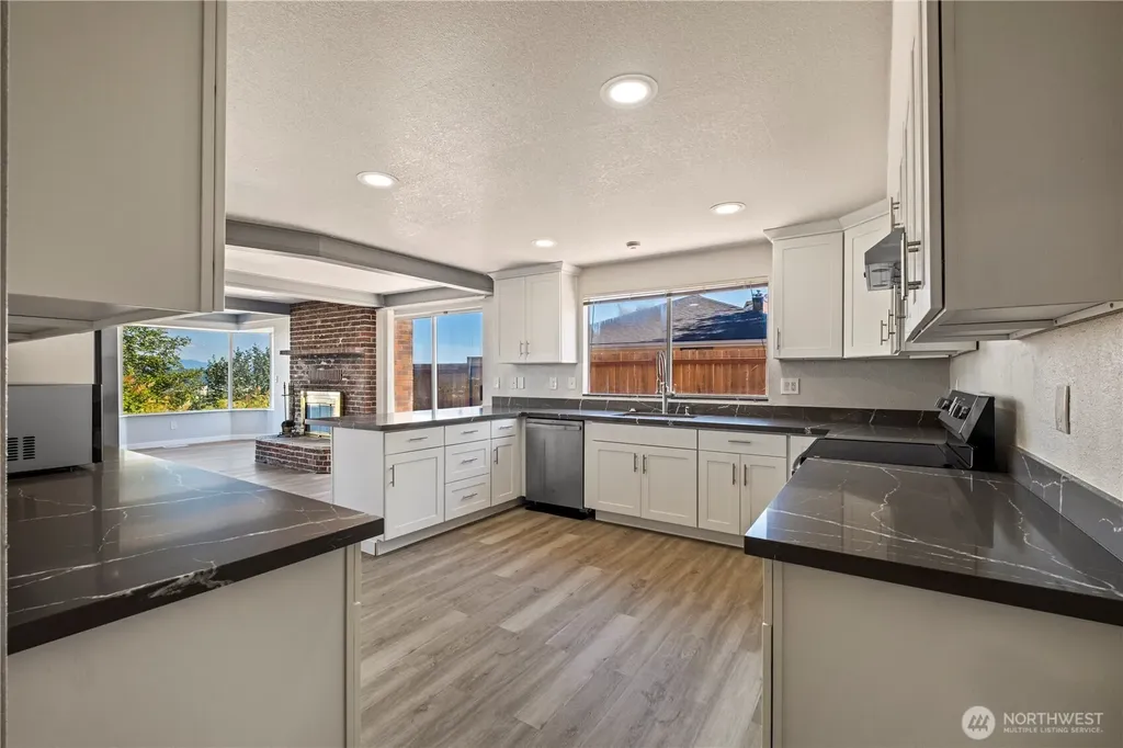 20916 Military Road S Seatac WA 98198