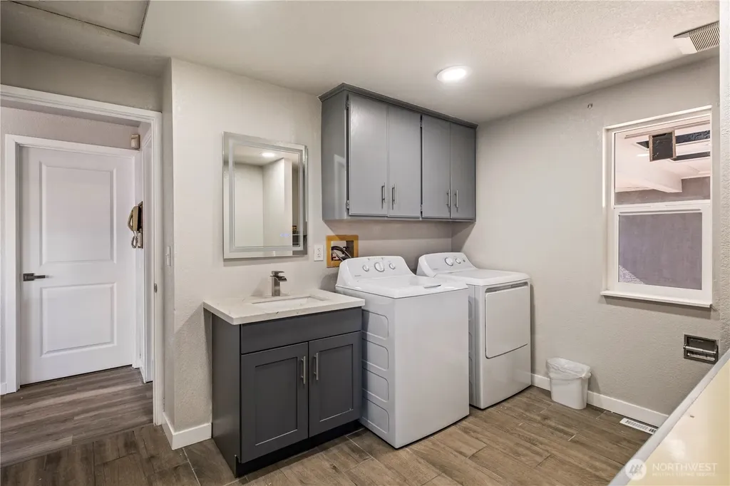 20916 Military Road S Seatac WA 98198