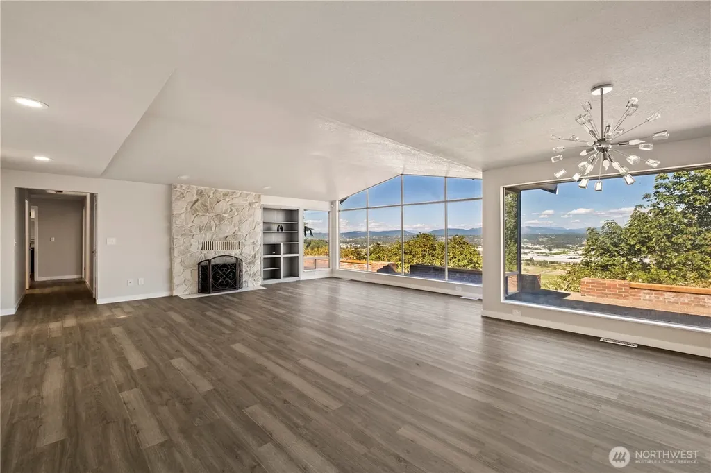 20916 Military Road S Seatac WA 98198