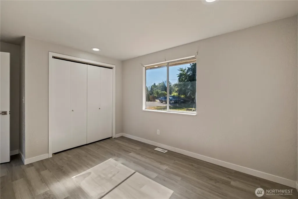 20916 Military Road S Seatac WA 98198