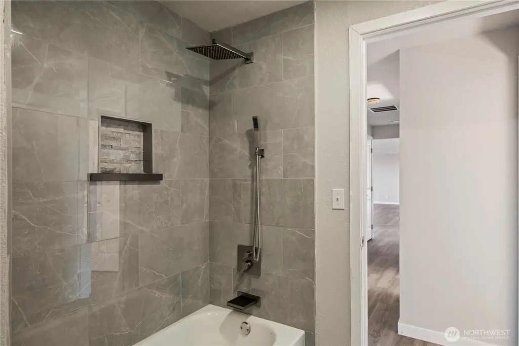 20916 Military Road S Seatac WA 98198