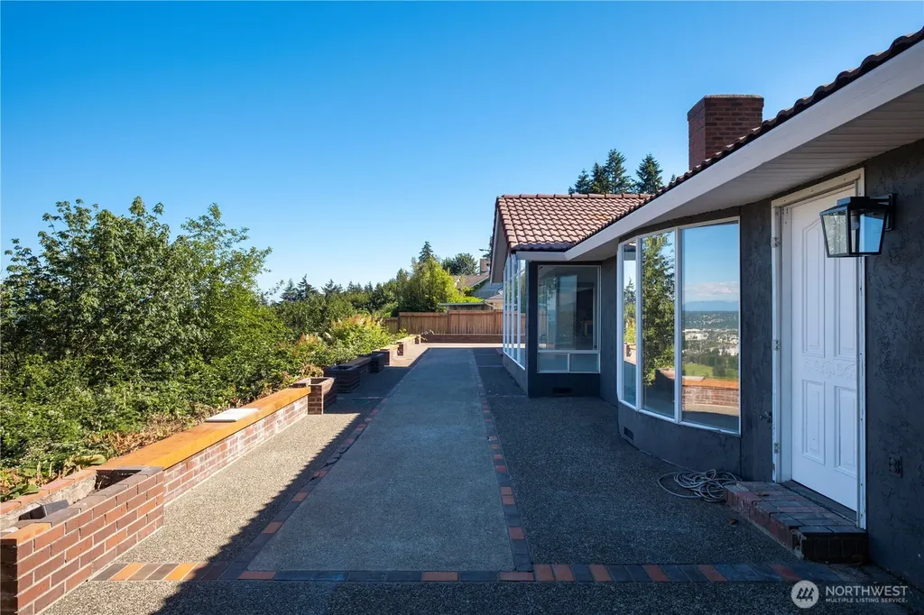 20916 Military Road S Seatac WA 98198