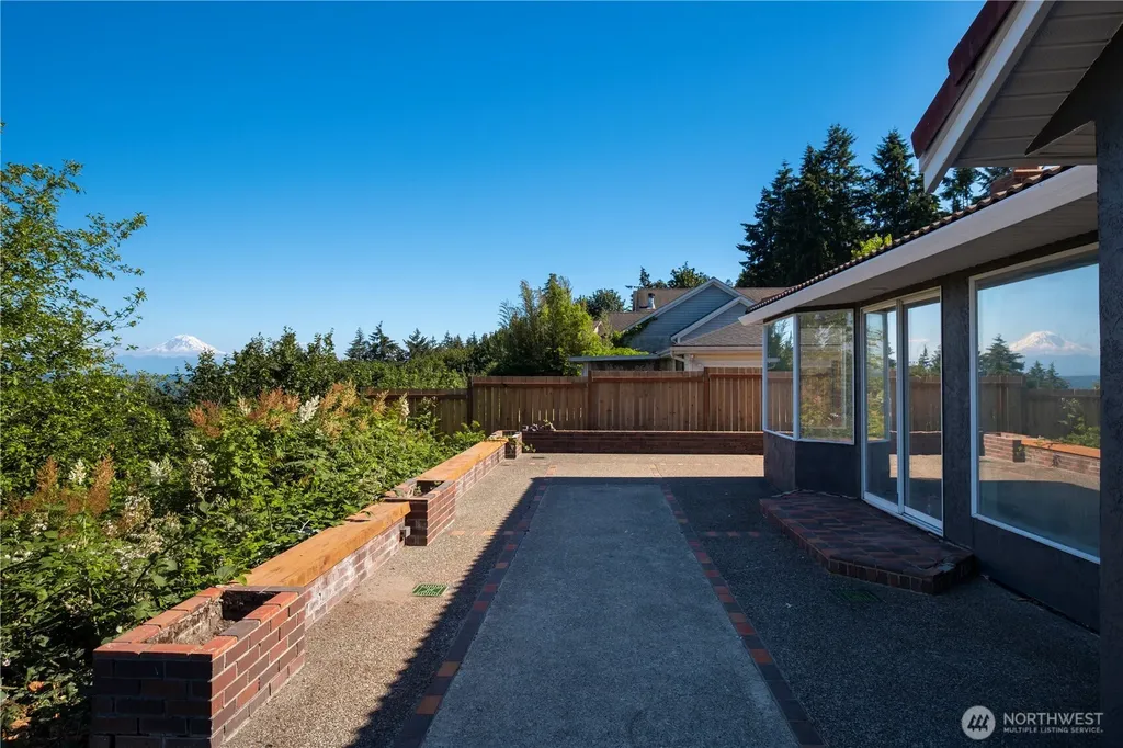 20916 Military Road S Seatac WA 98198