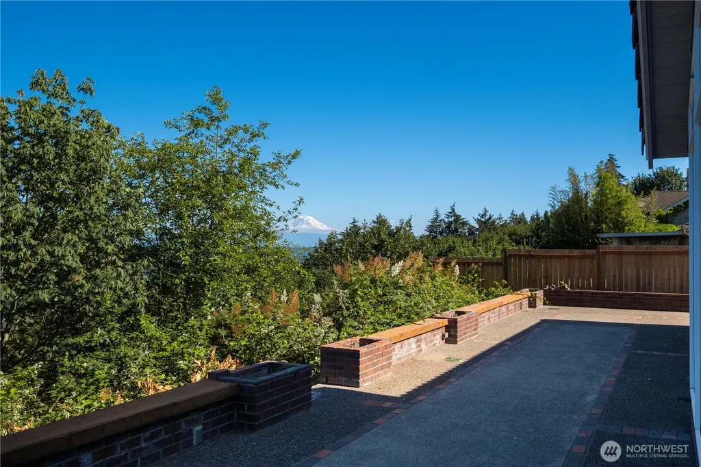 20916 Military Road S Seatac WA 98198
