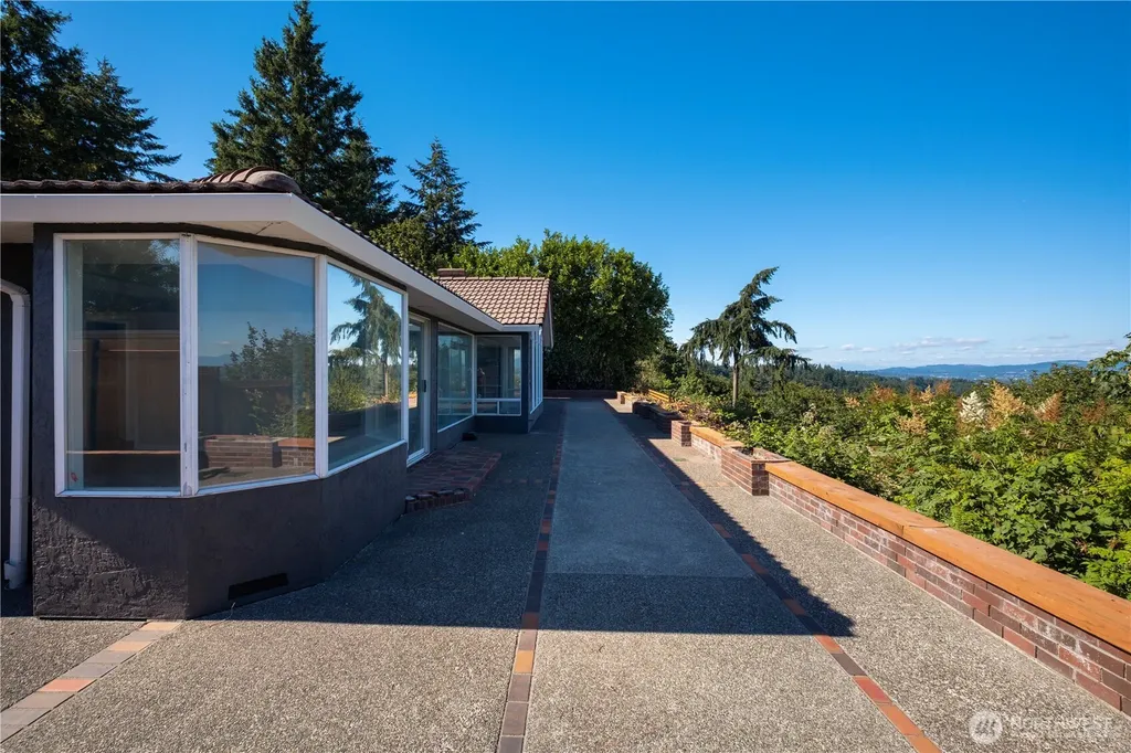 20916 Military Road S Seatac WA 98198