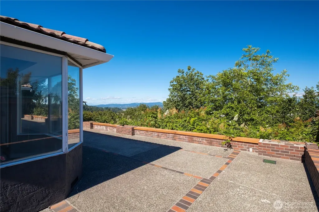 20916 Military Road S Seatac WA 98198