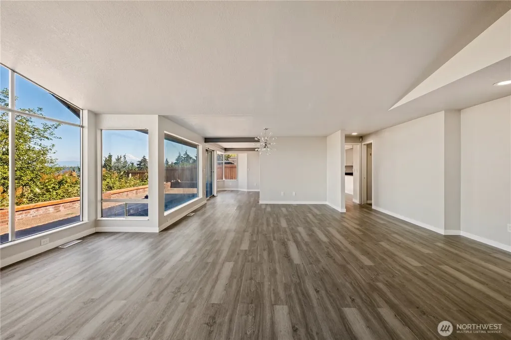 20916 Military Road S Seatac WA 98198